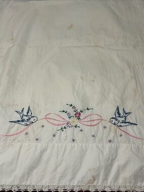 VTG-Hand-embroidered-Queen Pillowcases, Bluebirds,Ribbon & Floral Motif-Crochet